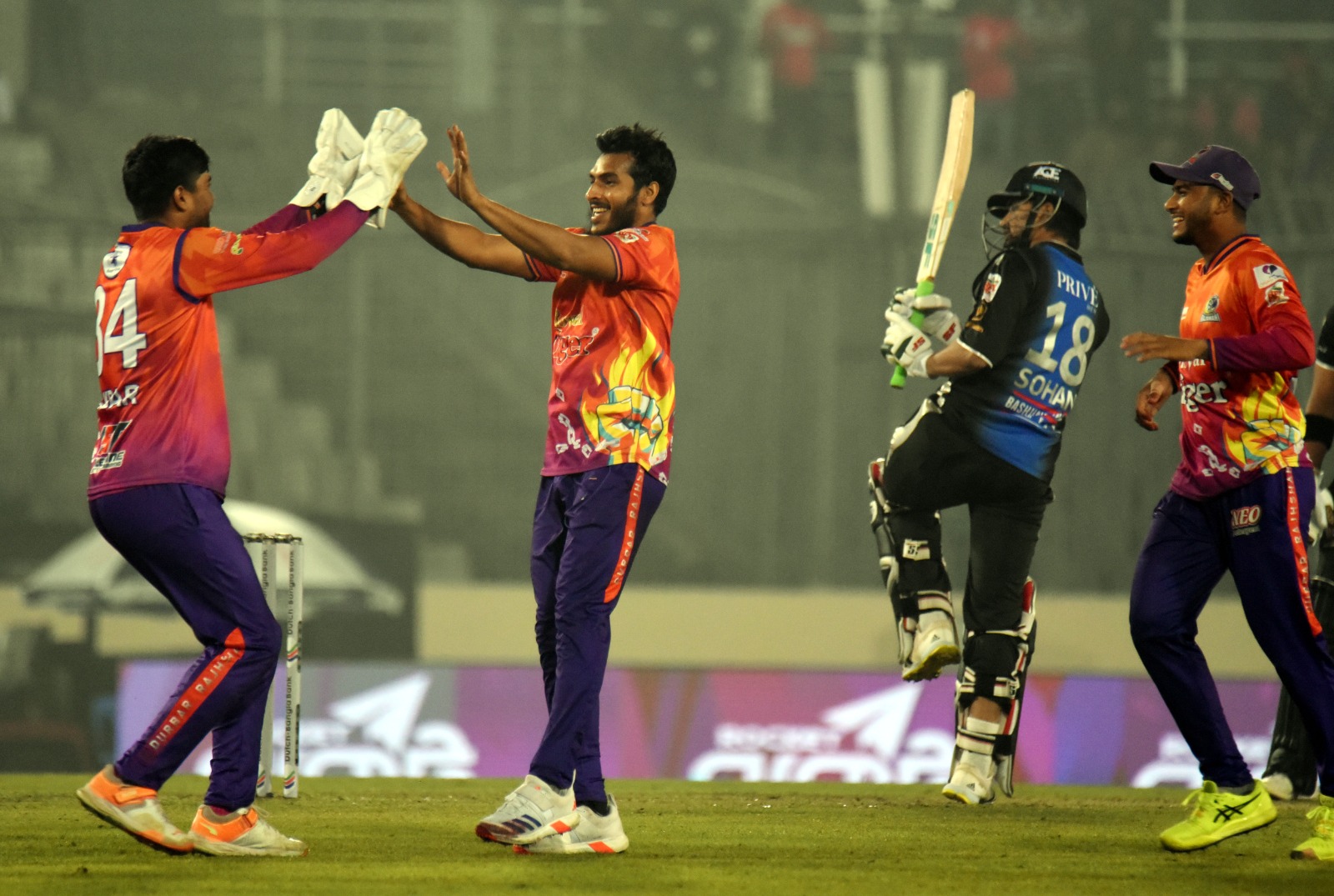 বিদেশি শক্তি ছাড়াই রংপুরকে উড়িয়ে দিলো রাজশাহী